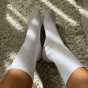 Medium Hight white socks